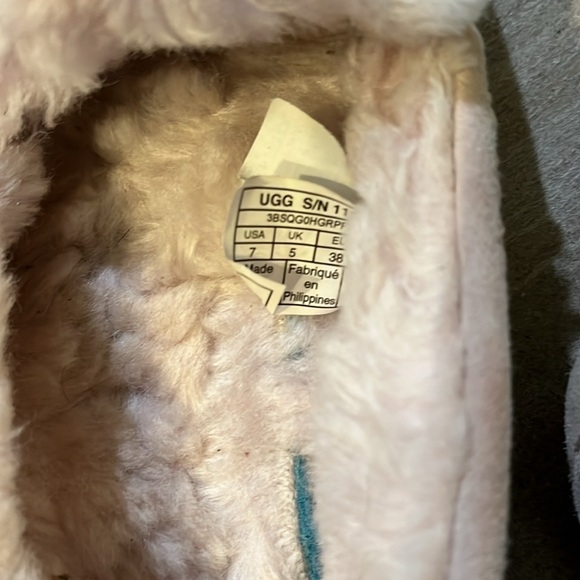 UGG Ansley Blossom Suede Moccasin Slipper - Picture 9 of 12